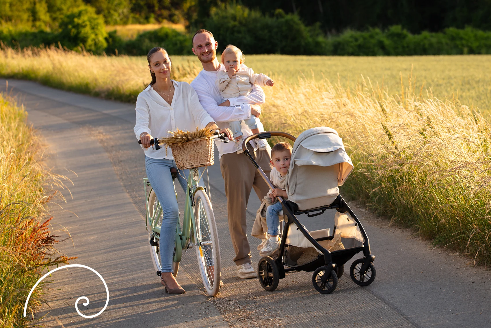 Une famille avec ses enfants lors d’une promenade